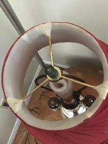 gold black desk lamp red cover. - Photo 3