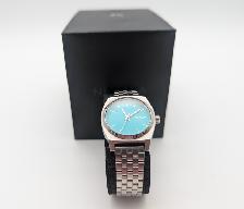 (B6972) Nixon Happy Medium 25e