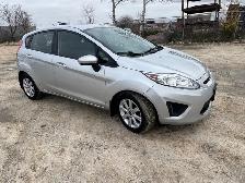 2012 Ford Fiesta SE Clean title Safetied - Photo 7
