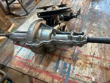 Lawn tractor read axle and gear drive assembly. - Photo 3