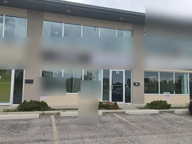 Commercial Plaza Office Room for Lease - 150 Sq Ft, Brantford