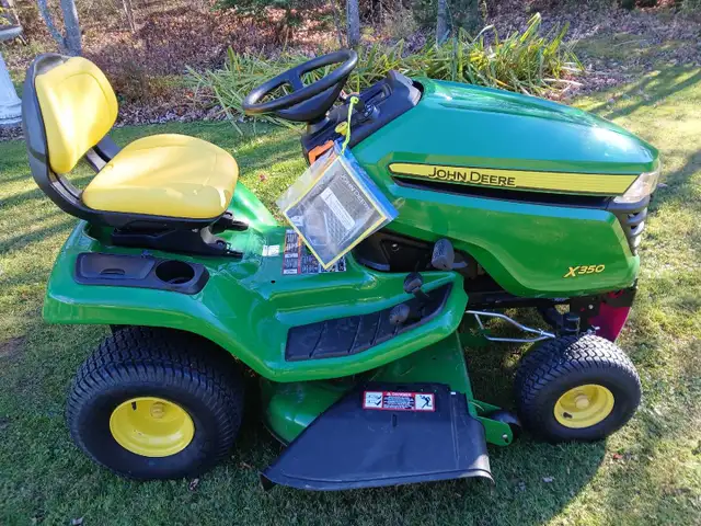 2026 JOHN DEERE X350 LIKE NEW ASKING $5500 O.B.O