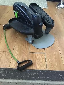 In motion exersice compact strider with resistance bands - Photo 2