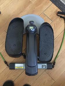 In motion exersice compact strider with resistance bands - Photo 3