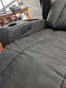 San Antonia Zero Gravity Power Recliner for sale - Photo 3