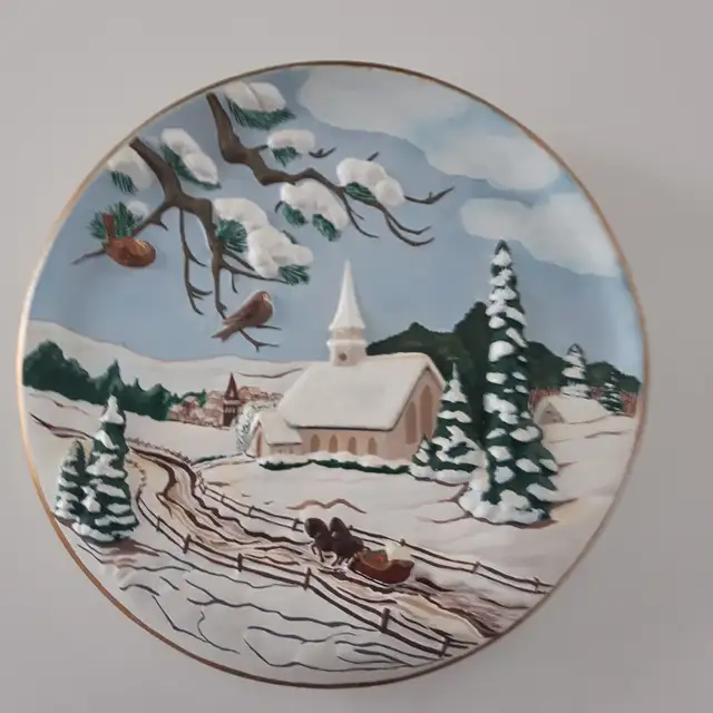 BEAU CADRE NEUF MURAL EN CÉRAMIQUE, SIGNÉ SYLVIE: $20.00