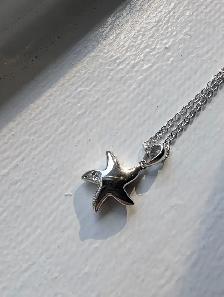 Brand New Silver Necklace With Pendant For Sale - Photo 4