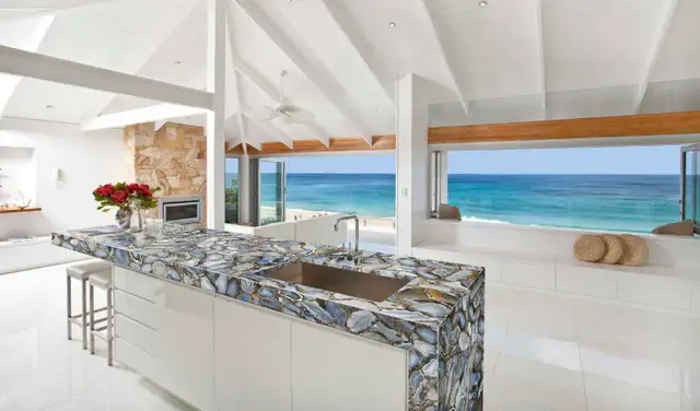 Professional Cleaning Lady 6478665326