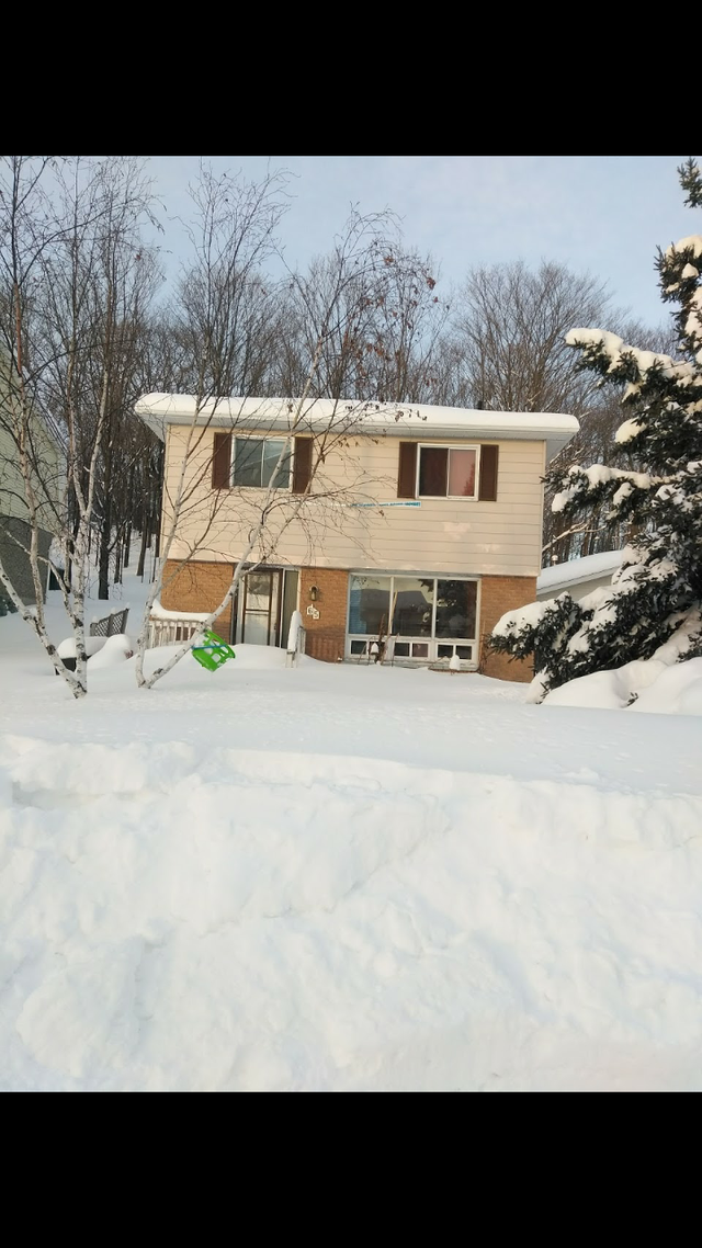 Elliot Lake: 2 bedroom detached home on a quiet street