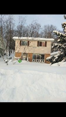 Elliot Lake: 2 bedroom detached home on a quiet street