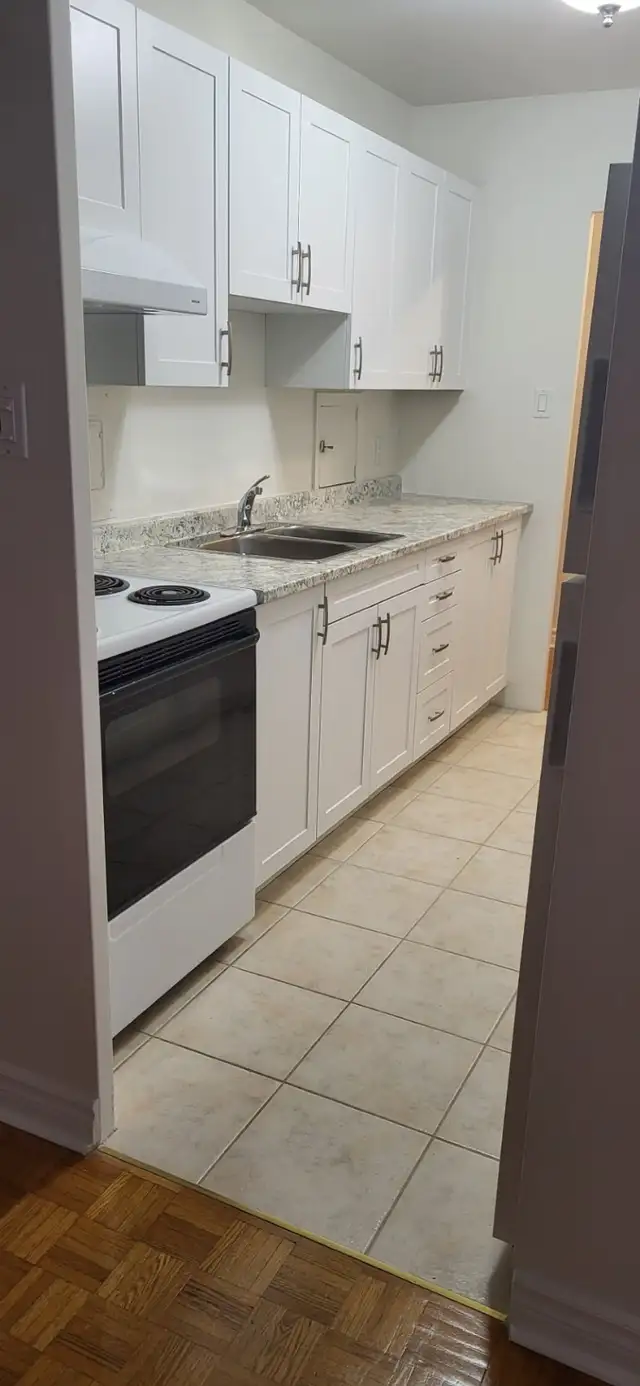 Gorgeous 2 Bedroom on Main Floor with IMMEDIATE OCCUPANCY