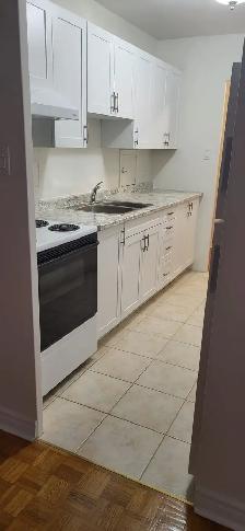 Gorgeous 2 Bedroom on Main Floor with IMMEDIATE OCCUPANCY