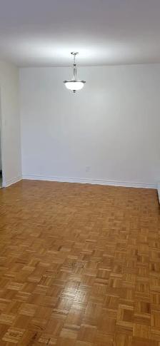 Gorgeous 2 Bedroom on Main Floor with IMMEDIATE OCCUPANCY - Photo 3
