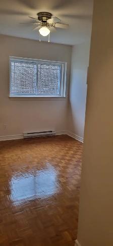 Gorgeous 2 Bedroom on Main Floor with IMMEDIATE OCCUPANCY - Photo 8
