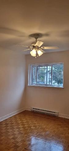 Gorgeous 2 Bedroom on Main Floor with IMMEDIATE OCCUPANCY - Photo 9