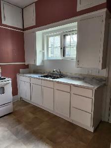 183 Douglas Ave -  Beautiful 1BR Den North, Parking, Laundry - Photo 6