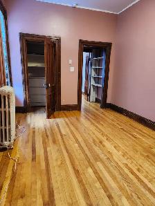 183 Douglas Ave -  Beautiful 1BR Den North, Parking, Laundry - Photo 12