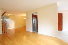 Wonderful 3Bdm/2.5Bth End Unit Townhome, Barrhaven, Jan 1 - Photo 6