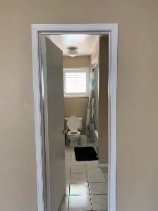 View Spacious Private Room for Rent in Brampton Near William Prk - Photo 9