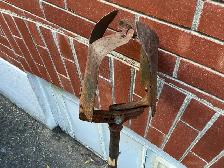 3 Pick Axes - 1 Post Hole Digger & 1 Sledge Hammer ! - Photo 8