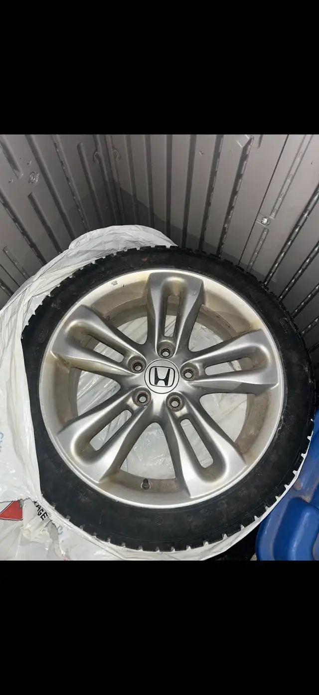 8th gen Civic Si (17") OEM wheels on winter tires