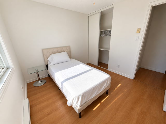 ROOM FOR CLOSE TO DOWNTOWN OTTAWA