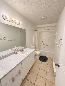 ROOM FOR CLOSE TO DOWNTOWN OTTAWA - Photo 6