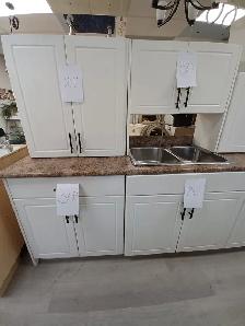 White Kitchen Cabinets - Photo 5