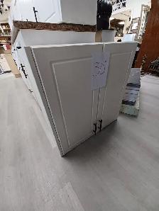 White Kitchen Cabinets - Photo 8