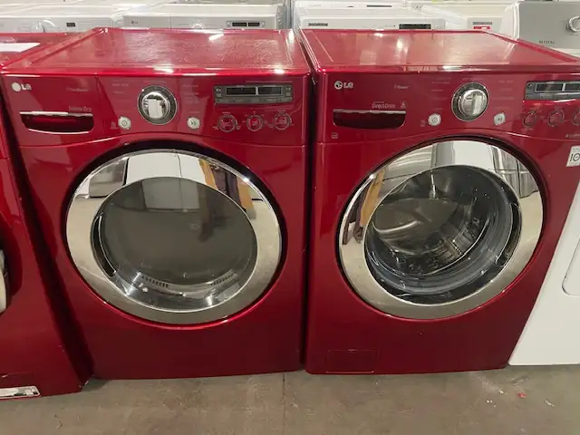 Laveuse sécheuse vapeur frontales rouges LG ( remis a neuf )