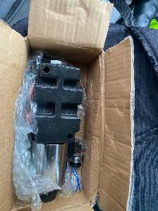 hydraulic selector valve - Photo 4
