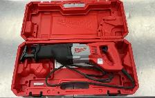 Scie alternative filaire Milwaukee Sawzall avec coffret
