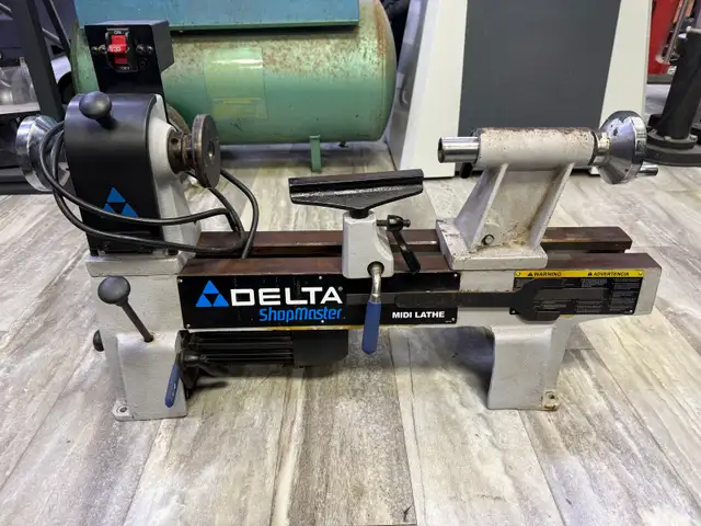 Delta LA200 midi lathe