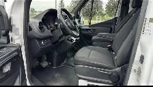 Mercedes-Benz Moving Van - Photo 5