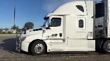 Class 1 Long haul truck driver - Photo 3