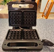 Salton Belgian Waffle Maker - Photo 3