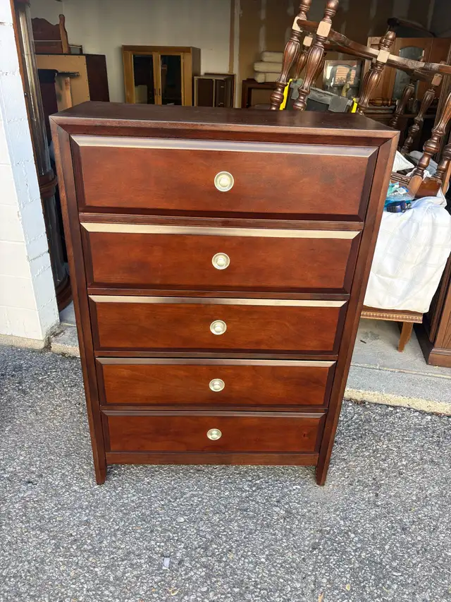 Free delivery used Five-drawer wooden chest of drawers