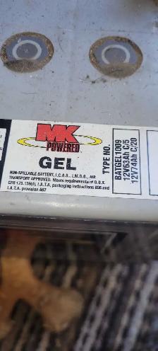 12v battery forsale Heavy-duty deep-cycle - Photo 2