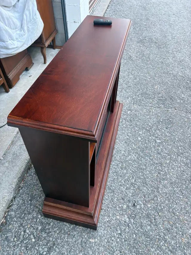 Free delivery used Electric Fireplace with Remote Control