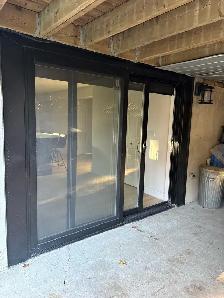 2 bedroom  newly renovated walkout basement apartment - Photo 2