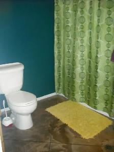 Room for Rent in Athabasca - Century Estates - Photo 11
