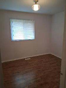 Detached House for Rent in Orangeville - Photo 6