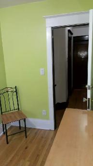 Room long or short term @ St. Clair West and Oakwood $780 - Photo 5