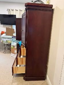 Elegsnt 4-Piece Wood Bedroom Set – Mahogany/Cherry Finish   Lamp - Photo 10