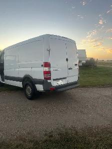 sprinter van - Photo 2
