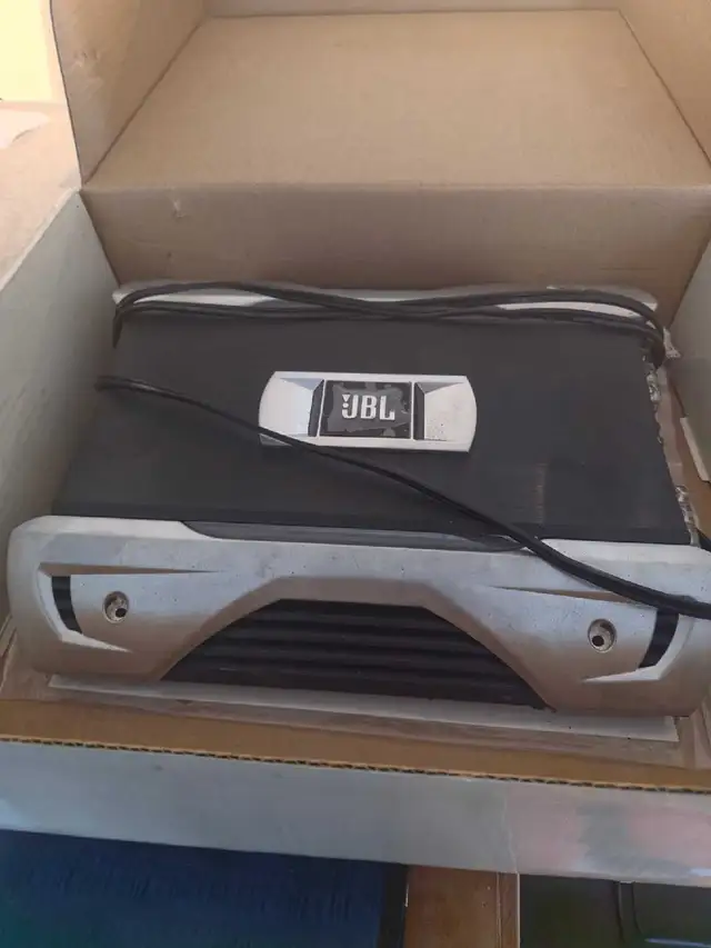 JBL GTO3501 SERIES 300 WATT AMPLIFIER $120 OBO