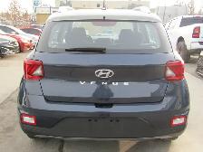 2025 Hyundai Venue 1.6 L Preferred IVT w/Two-Tone | H.Seats & St - Photo 7