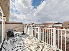 Bright Master Bedroom w/ Private Ensuite & Balcony — North York - Photo 4