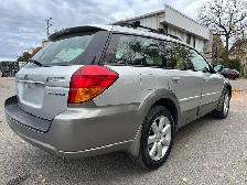 2006 Subaru Outback 2.5i Limited | AWD | ONE OWNER | PANO-ROOF - Photo 8