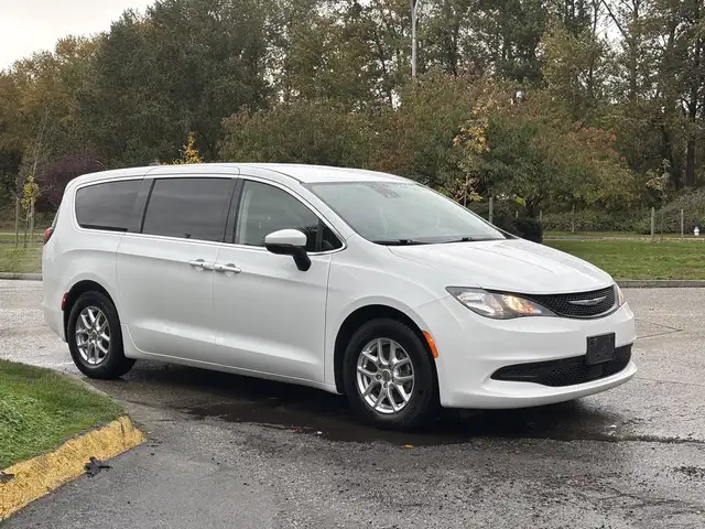 2023 Chrysler Grand Caravan SXT Minivan